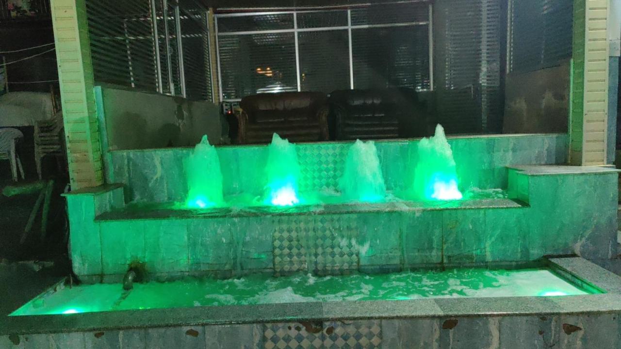 Pahalgām Hotel Outlook מראה חיצוני תמונה