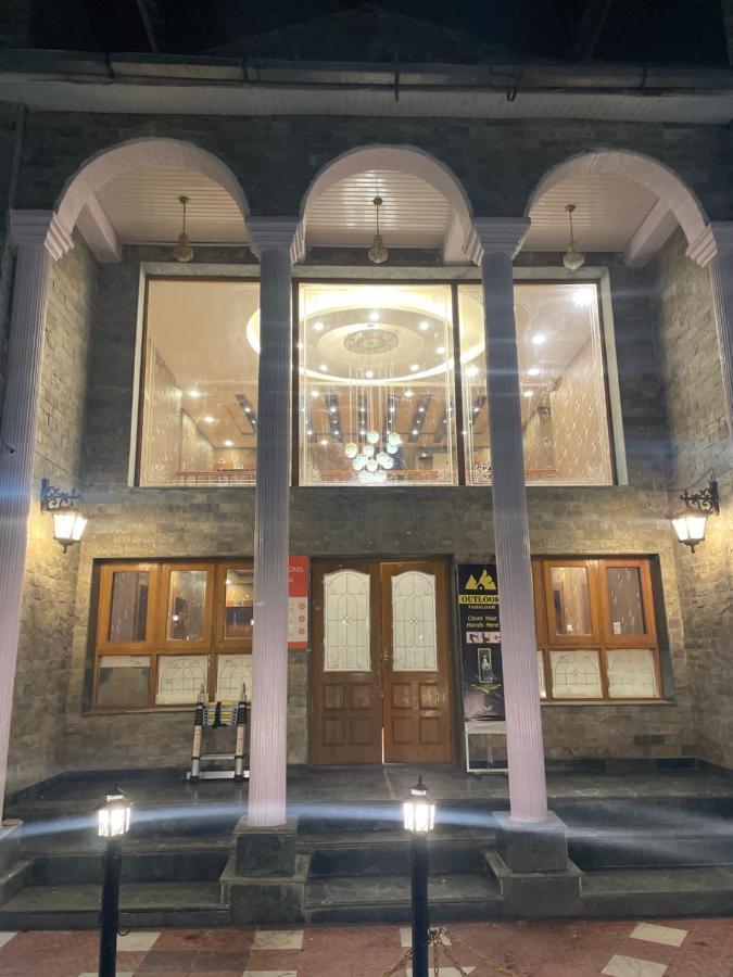 Pahalgām Hotel Outlook מראה חיצוני תמונה