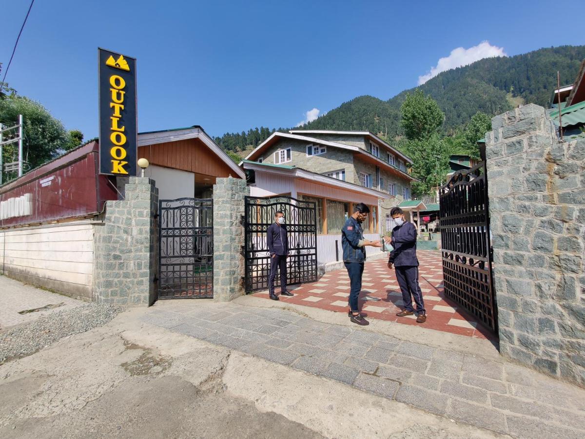 Pahalgām Hotel Outlook מראה חיצוני תמונה