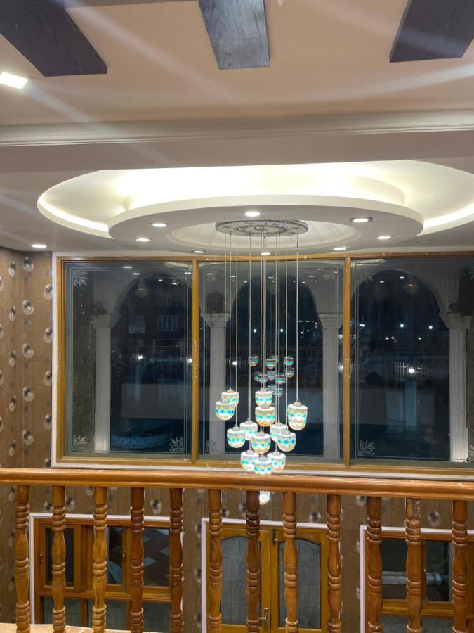 Pahalgām Hotel Outlook מראה חיצוני תמונה