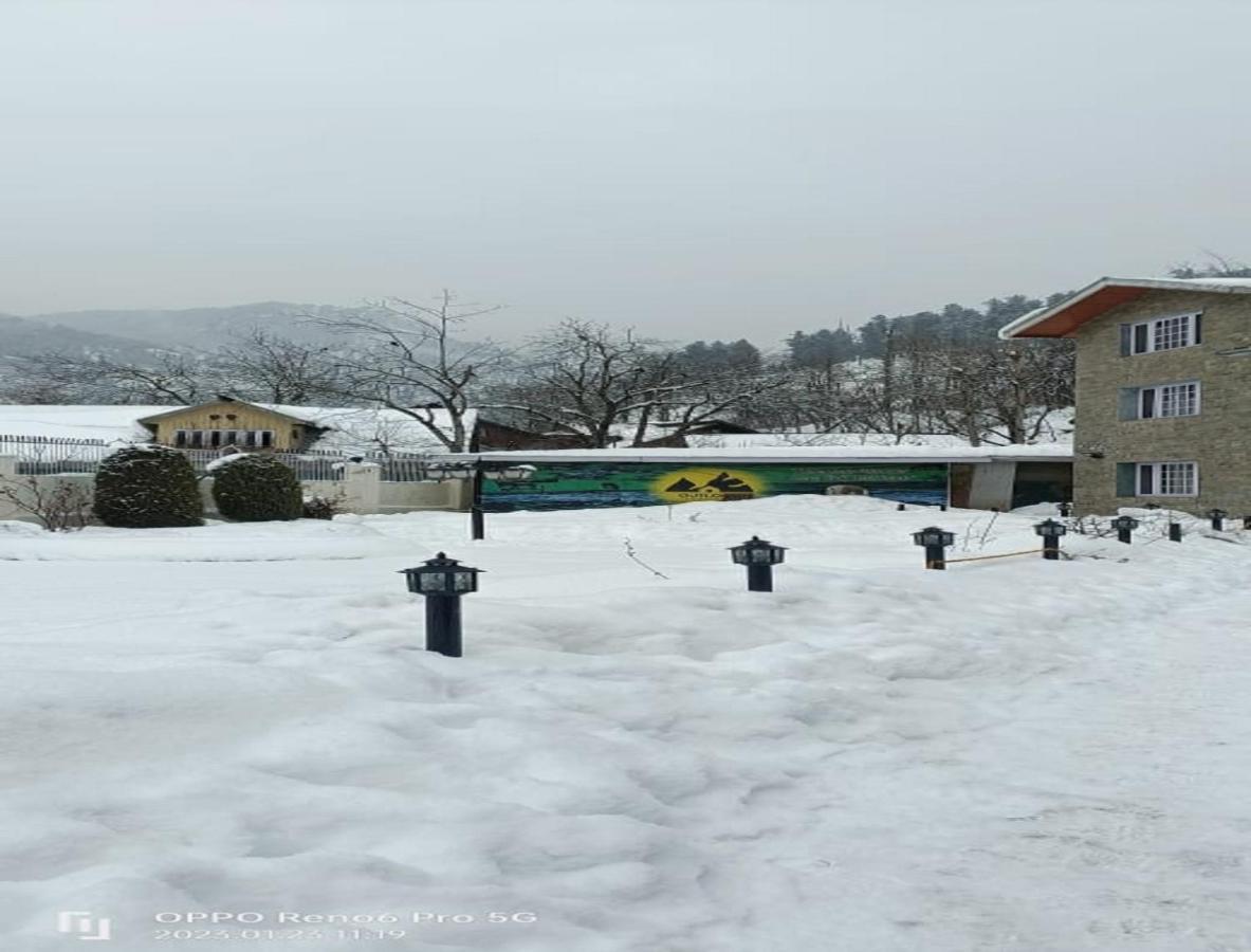 Pahalgām Hotel Outlook מראה חיצוני תמונה