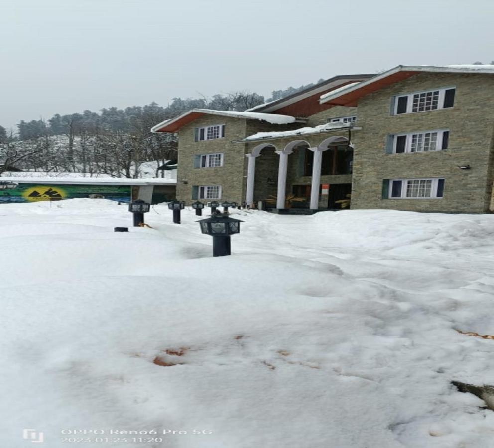 Pahalgām Hotel Outlook מראה חיצוני תמונה