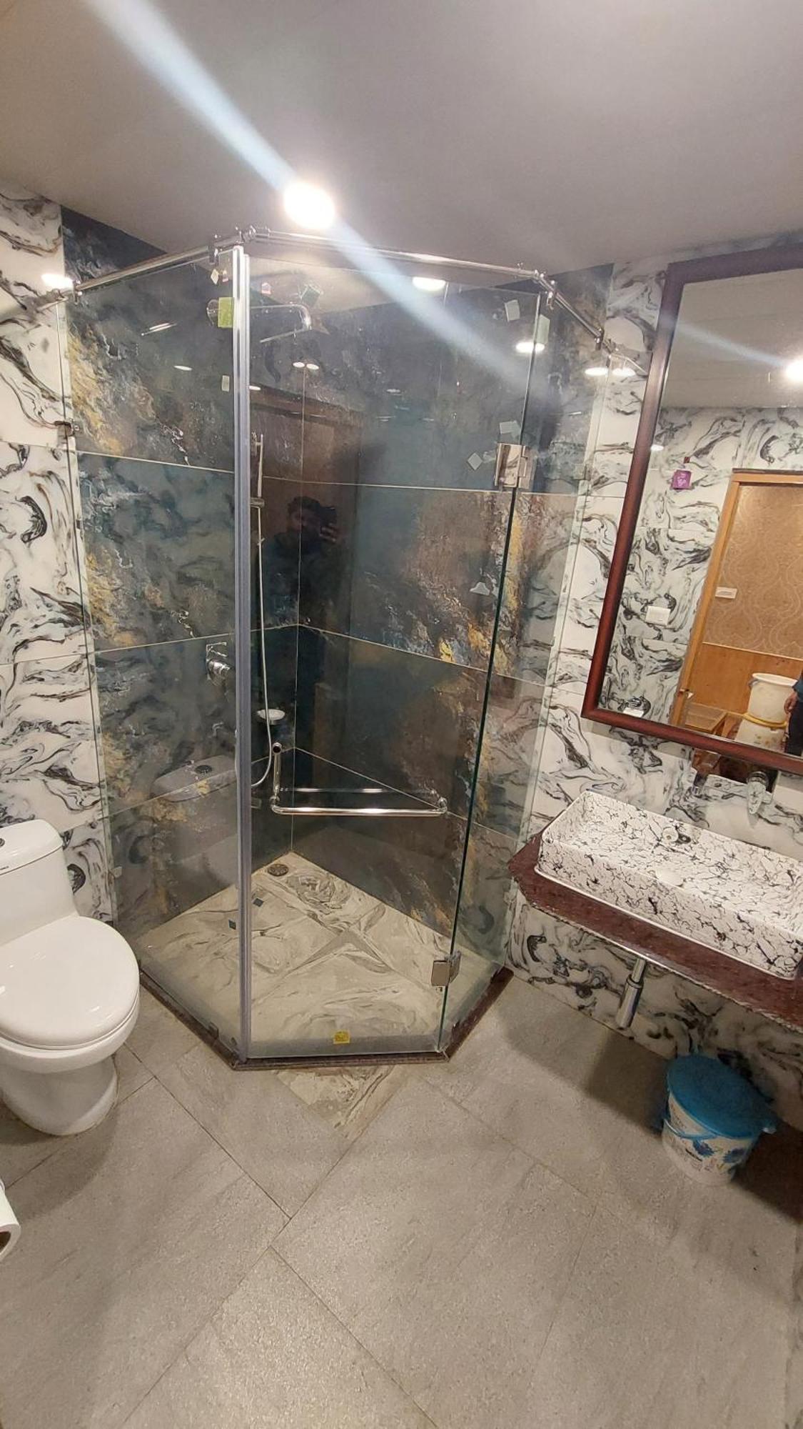 Pahalgām Hotel Outlook מראה חיצוני תמונה
